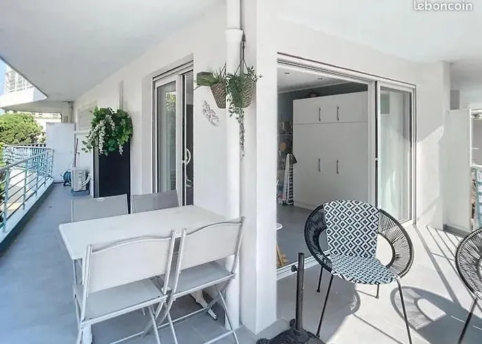 Le Saint Honorat Juan Les Pins アパート アンティーブ